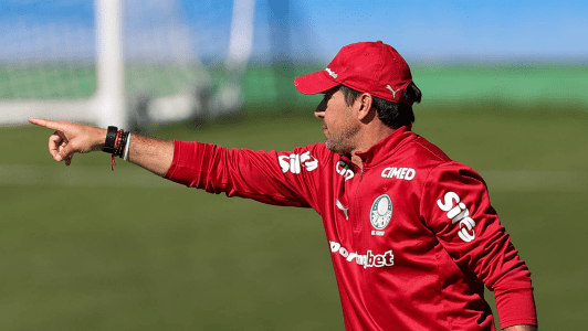 Abel Ferreira, técnico do Palmeiras, comanda treinamento visando volta dos jogos • Cesar Greco/Palmeiras
