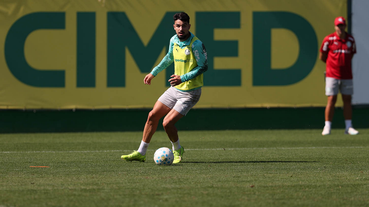 Flaco López se reapresenta após Copa do Mundo, treina e reforça Palmeiras