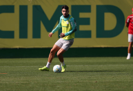 Flaco López se reapresenta após Copa do Mundo, treina e reforça Palmeiras