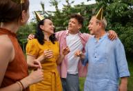 O que significa quando adultos deixam de organizar festas, segundo a psicologia