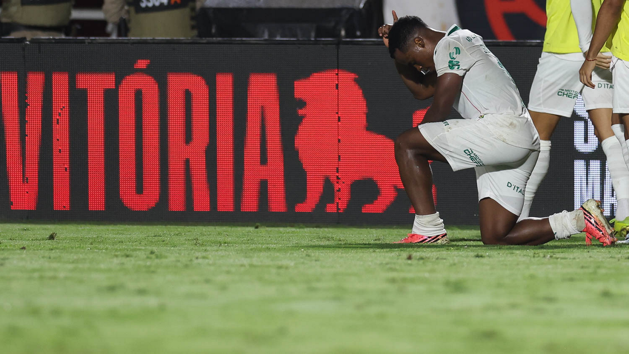Jhon Arias celebra reação do Palmeiras após derrota para o Atlético