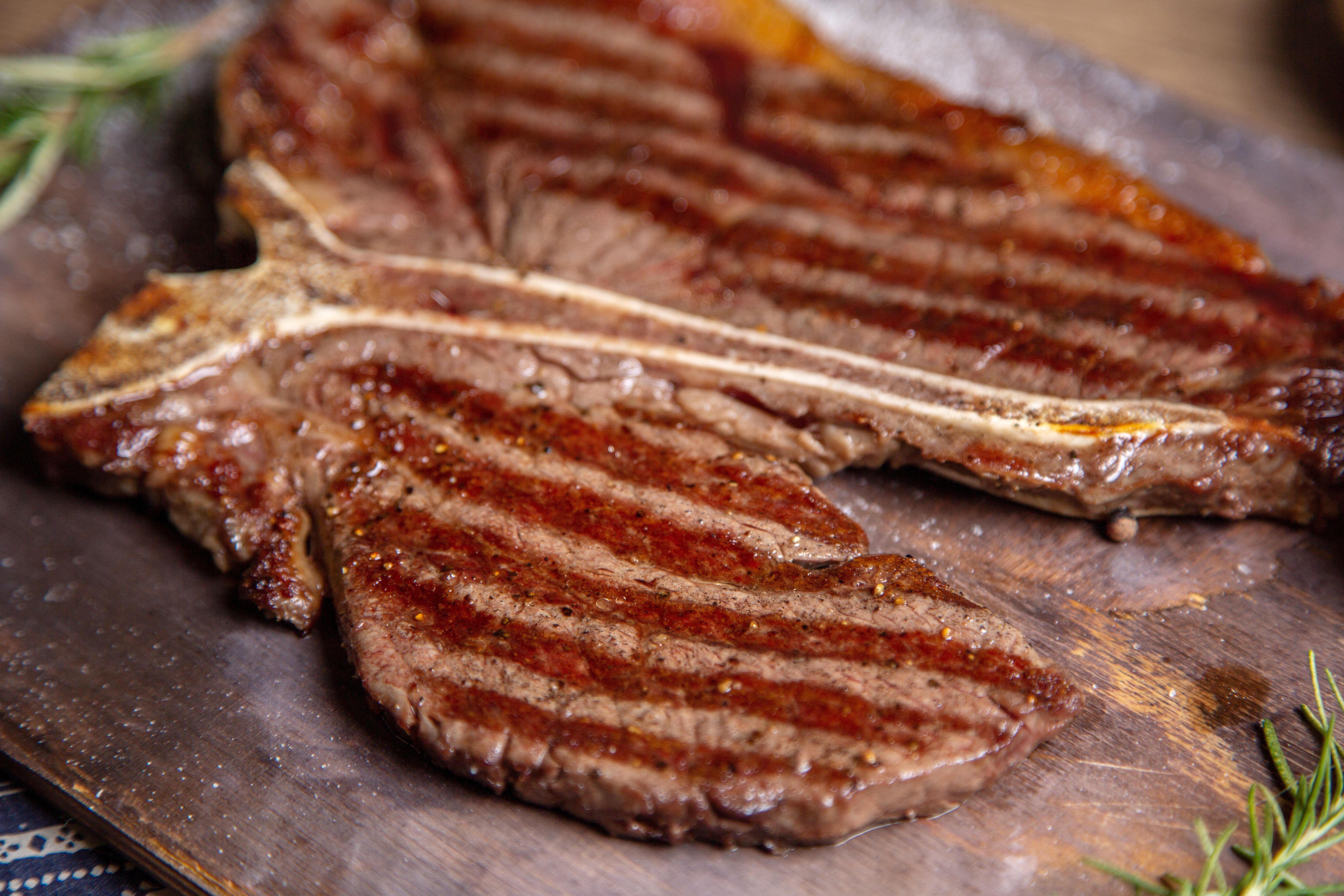 As 3 melhores carnes para bife que superam o contrafilé, segundo açougueiros