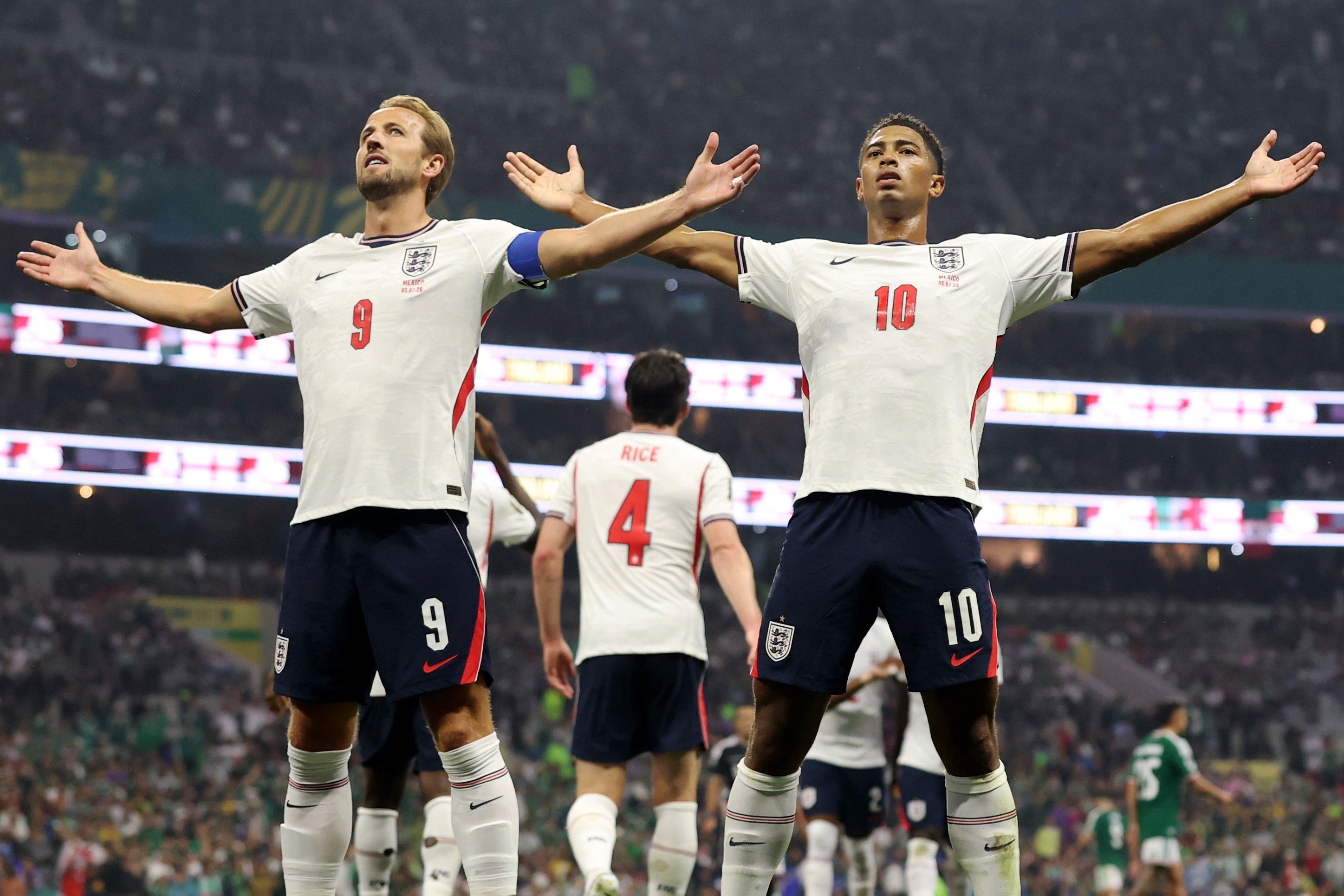 Bellingham decide, e Inglaterra elimina México em jogo de cinco gols na Copa do Mundo