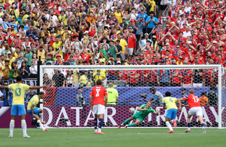 Brasil x Noruega: Nyland defende pênalti de Bruno Guimarães