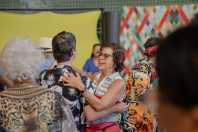 Memória e afeto: projeto gratuito leva oficinas de arte e café coletivo para idosos em BH