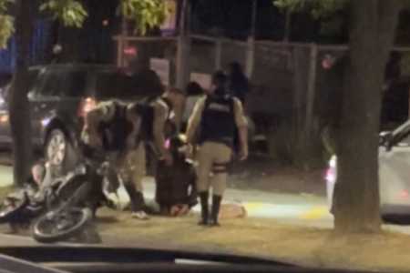 Motociclista sem CNH tenta fugir de blitz e acaba com a moto apreendida em BH