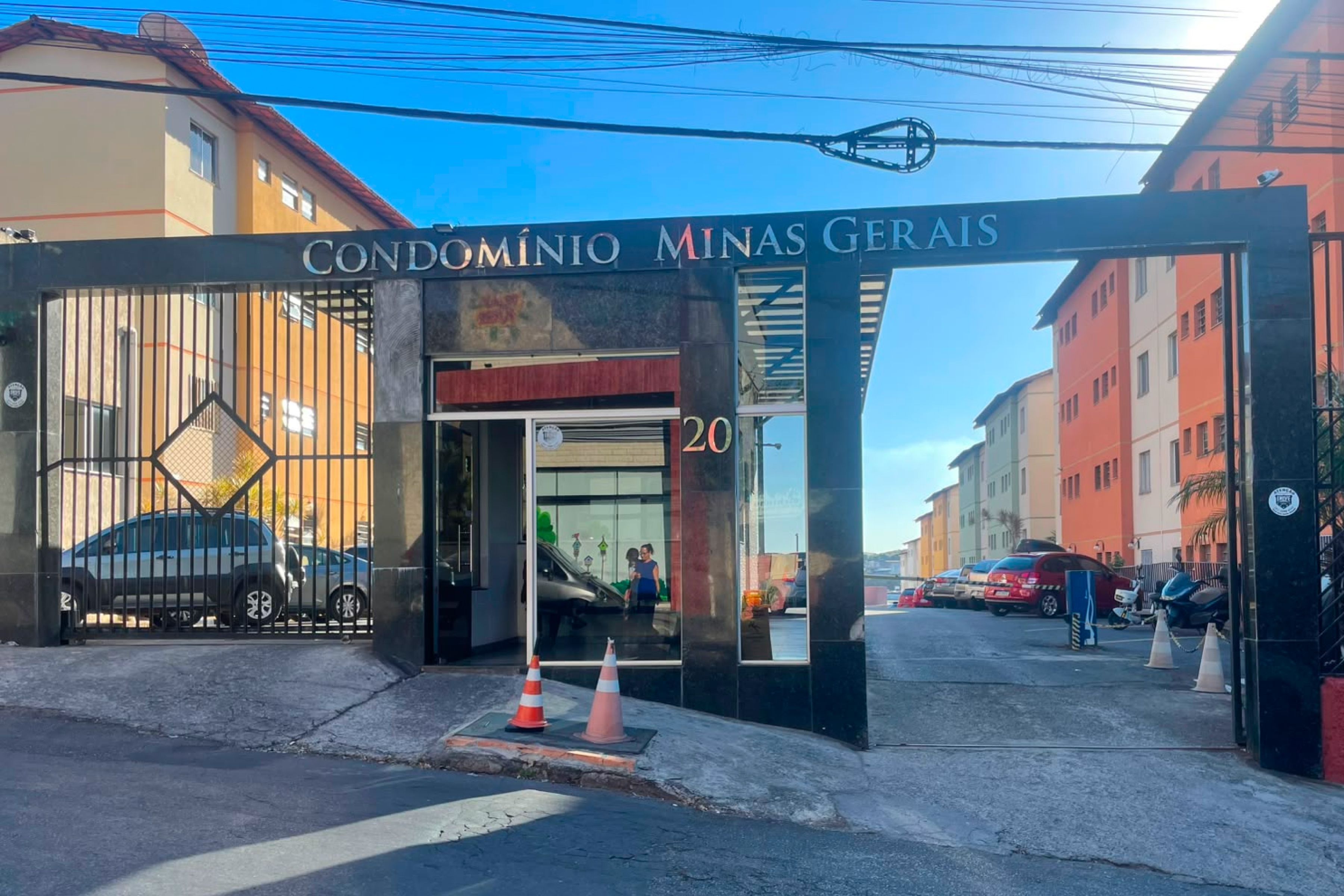 Mulher é encontrada morta dentro de apartamento no bairro Camargos, em BH