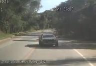 Vídeo: picape invade a contramão e bate em carreta na BR-365 em Nova Lima