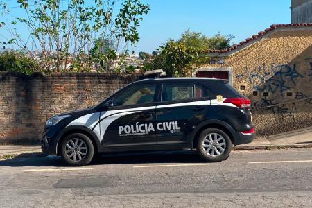Polícia Civil faz perícia em apartamento onde capitã da PMMG morreu em BH