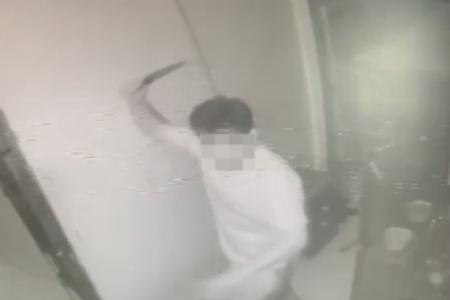 Vídeo: homem ameaça irmã com faca após discussão por conta de luz em BH