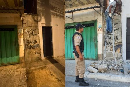 PM destrói barricada construída por traficantes durante guerra entre facções em Contagem