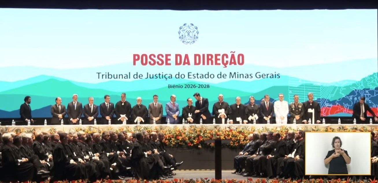 Vicente Oliveira Silva é empossado como presidente do TJMG