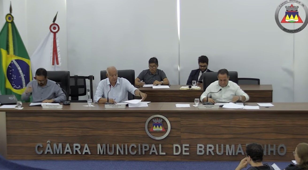 Câmara de Brumadinho aprova lei que beneficia secretário inelegível