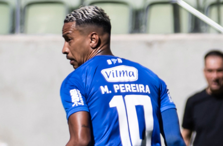 Matheus Pereira em Cruzeiro 2 x 0 Defensor-URU, em amistoso de intertemporada em 2026 • Gustavo Aleixo/Cruzeiro