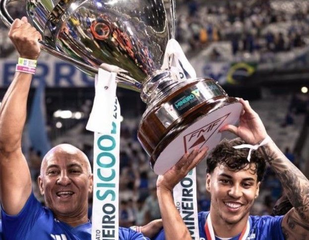 Vai fazer o 'K'? Pai de atacante do Cruzeiro se lança pré-candidato a deputado federal