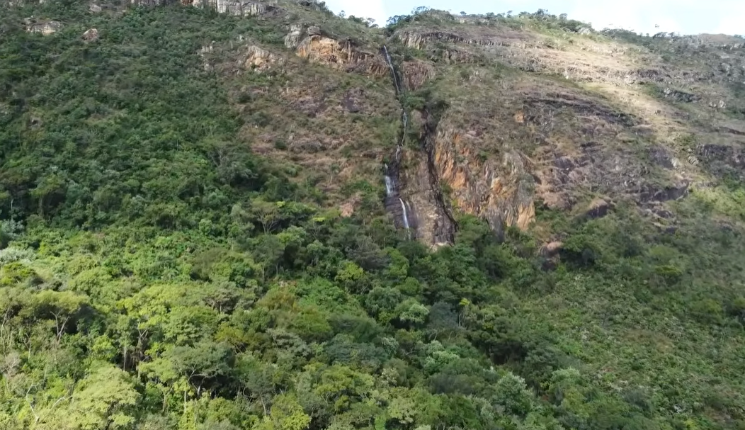Cachoeiras e trilhas da Serra da Moeda para quem busca natureza perto de BH
