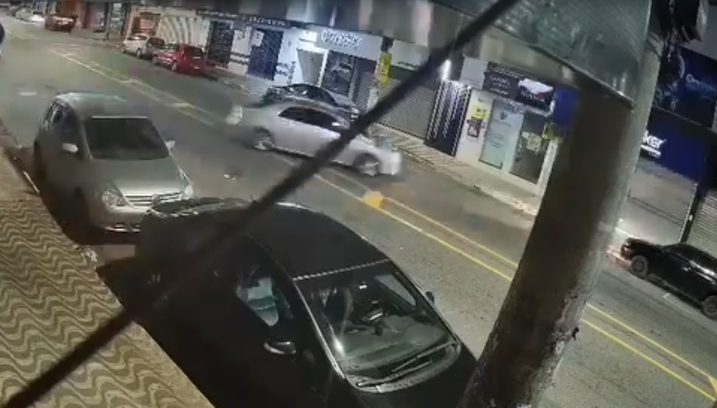 Batida de carro contra loja em Ipatinga tem nova versão, com imagens de câmeras de segurança