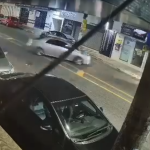 Batida de carro contra loja em Ipatinga tem nova versão, com imagens de câmeras de segurança