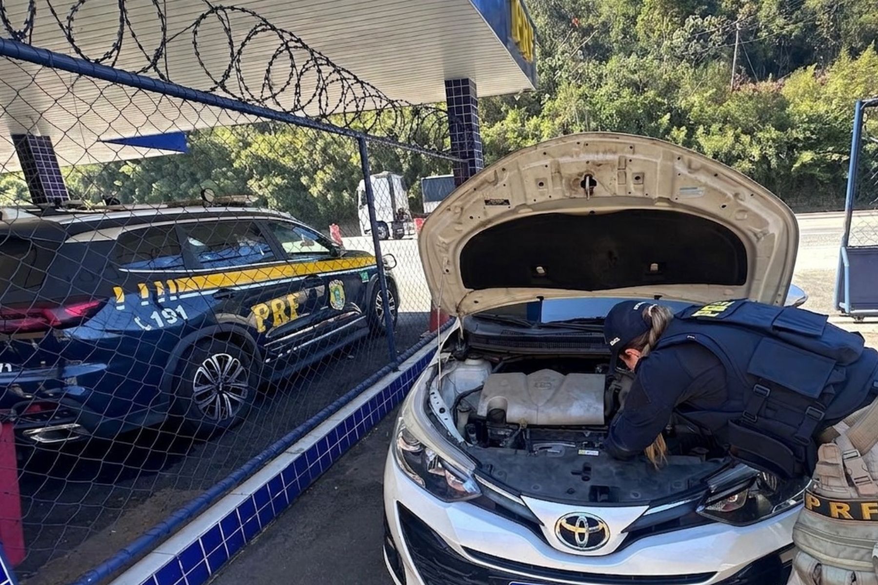 PRF prende idoso em Juiz de Fora com carro clonado roubado no Rio de Janeiro