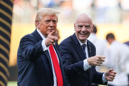 O presidente dos EUA, Donald Trump, e Gianni Infantino, presidente da FIFA,