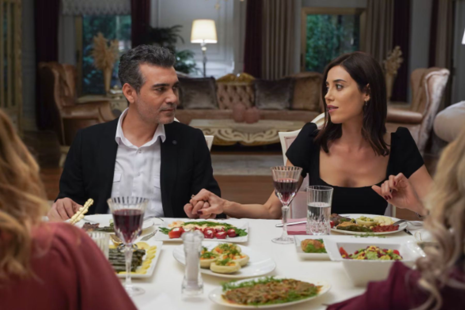 ‘A Iludida’: conheça a nova novela turca da Record