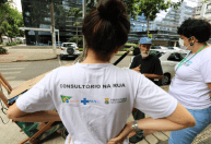 Enfermagem nas ruas: o cuidado que começa com um pedido de licença