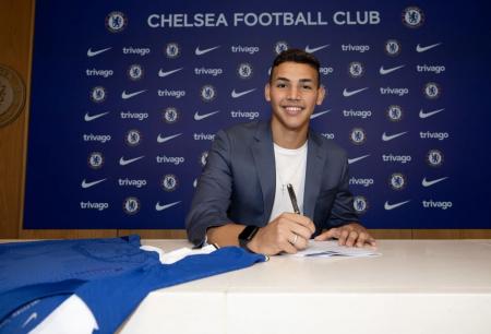 Deivid Washington quando assinou contrato com o Chelsea