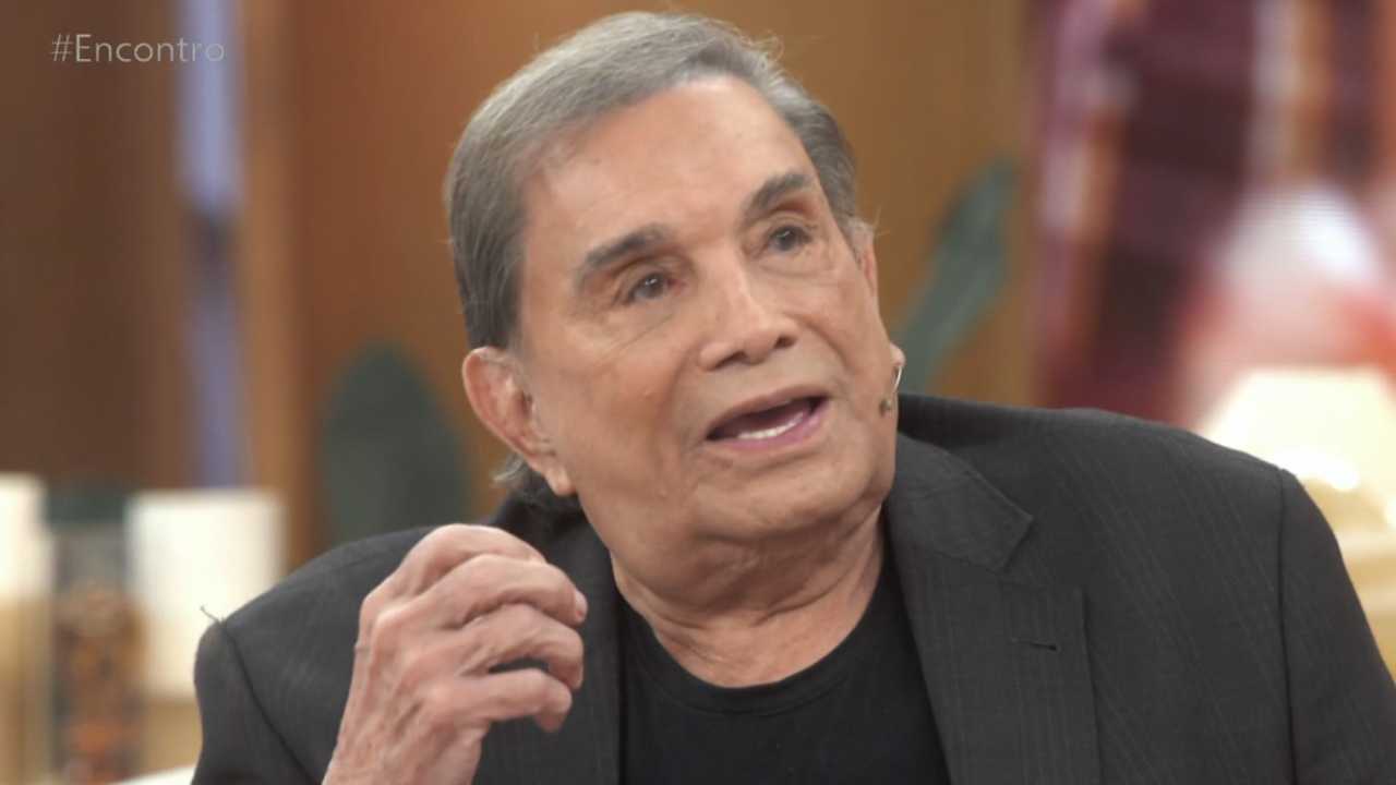 Dedé Santana, 90 anos, se emociona: "Saudade de Mussum e Zacarias