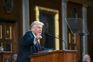 Donald Trump diz que EUA vão declarar Estreito de Ormuz como território americano