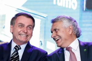 Para se firmar como 3ª via, Caiado mira em família Bolsonaro e triplica engajamento nas redes
