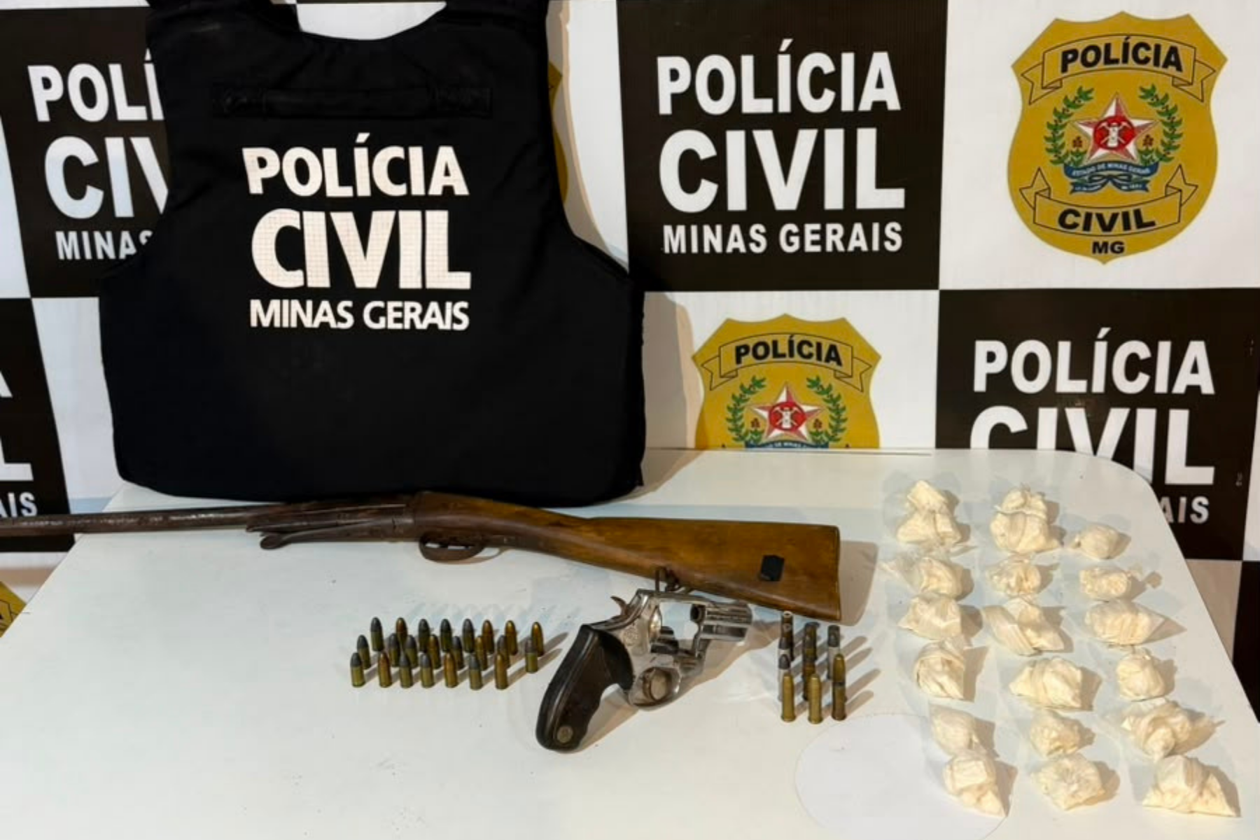 Homem é preso e semirreboque apreendido em São João Nepomuceno