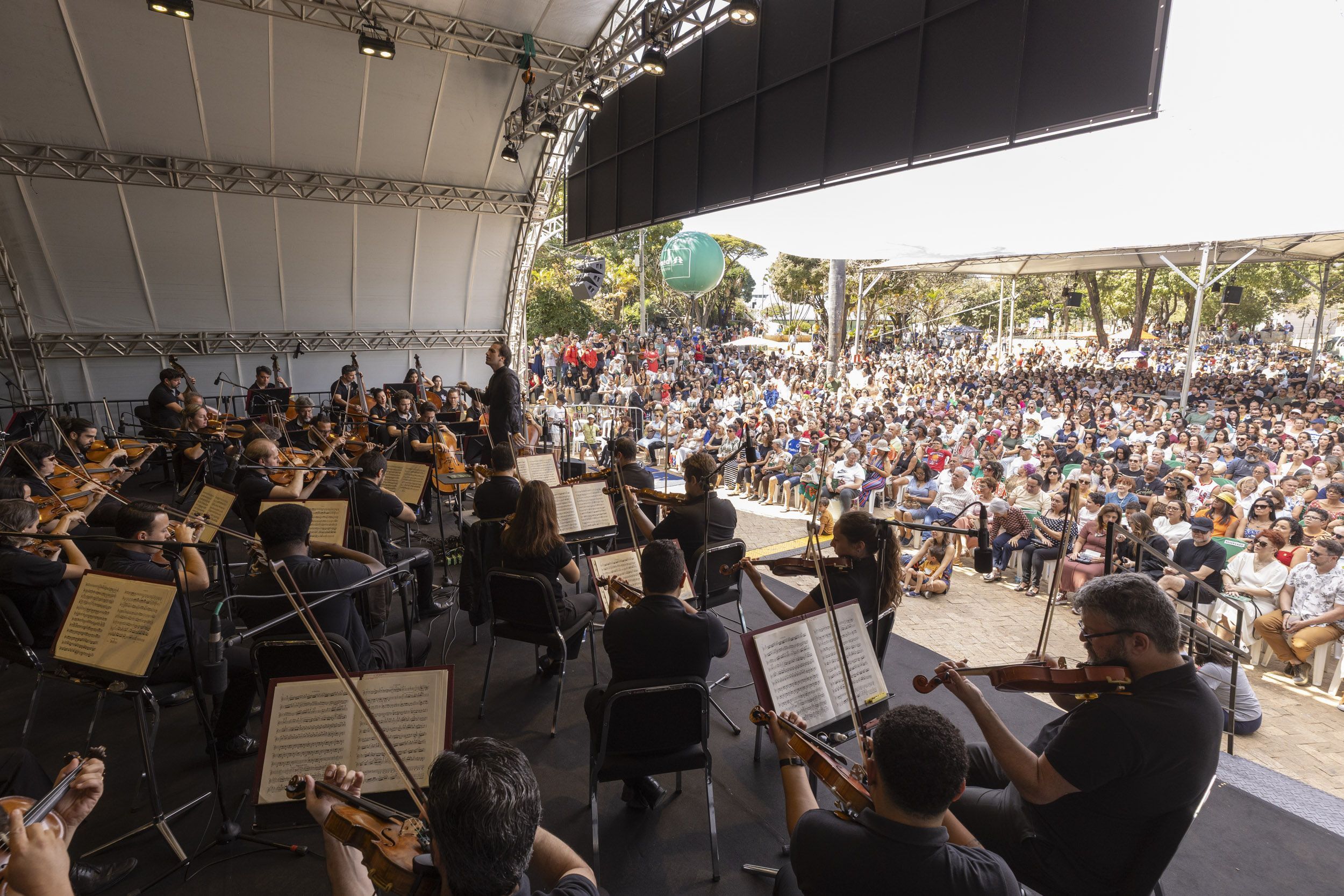 Orquestra Filarmônica de Minas Gerais leva grandes clássicos em concerto gratuito na RMBH