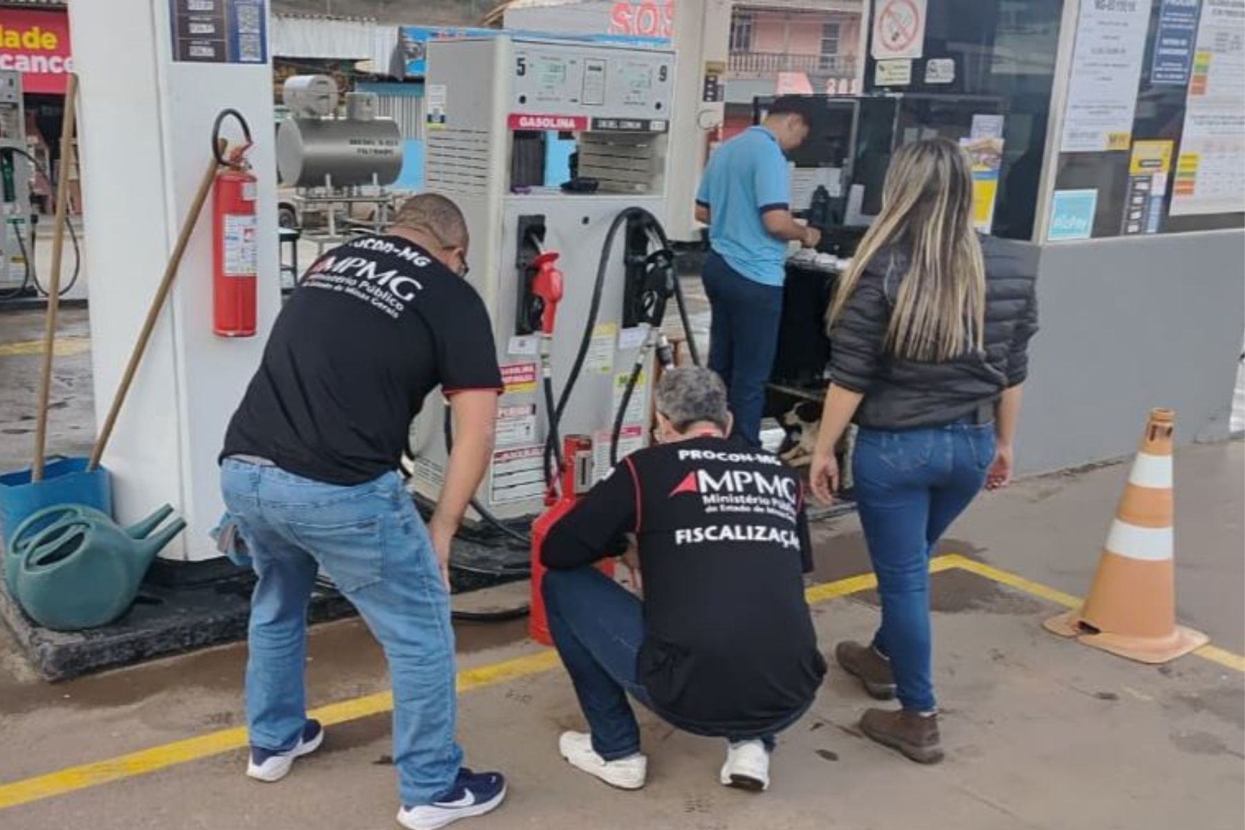 Procon-MPMG autua 12 postos de combustíveis da Zona da Mata