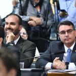 Eduardo e Flávio Bolsonaro associam derrota da Seleção Brasileira a governos do PT