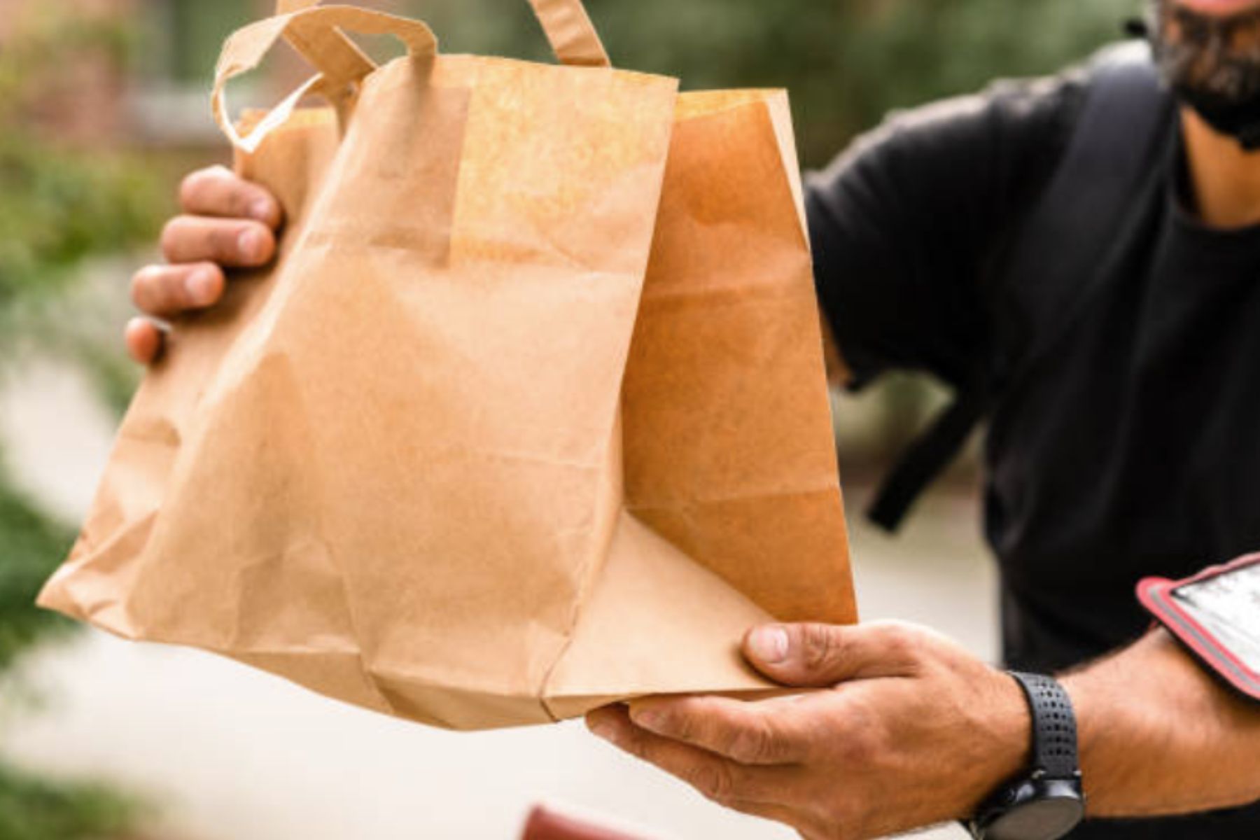 Cresce o número de mineiros que fazem compras de mercado por aplicativo, aponta levantamento