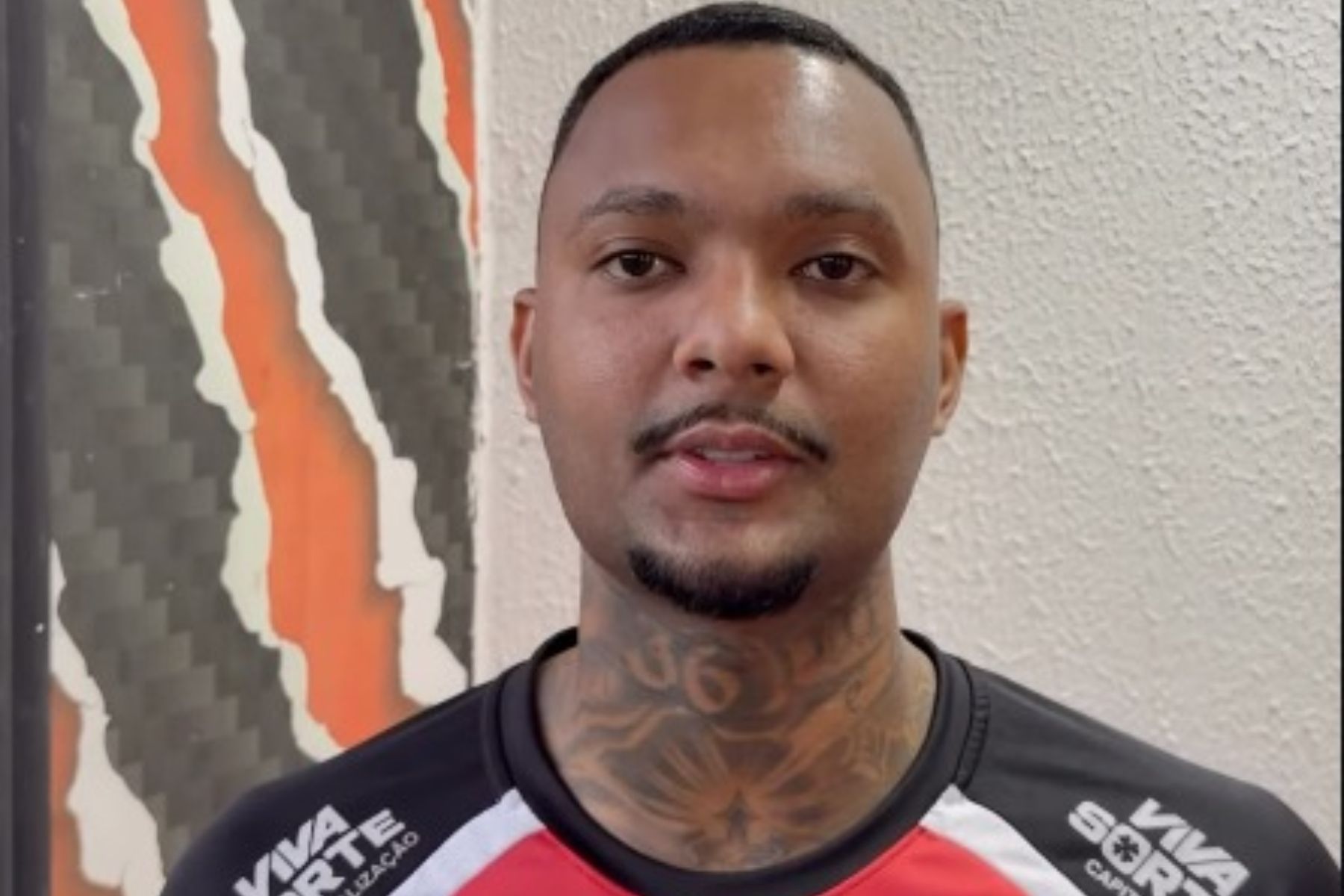 Expulso em Vitória x Palmeiras, Luan Cândido se pronuncia e rebate Abel Ferreira