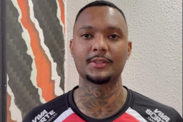 Expulso em Vitória x Palmeiras, Luan Cândido se pronuncia e rebate Abel Ferreira