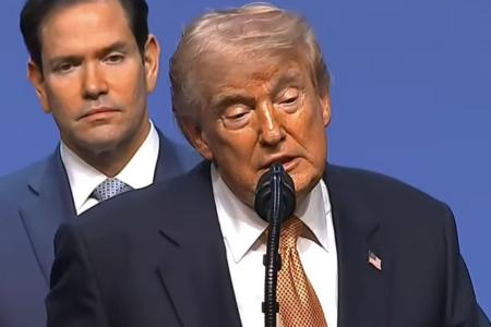 Trump durante coletiva de imprensa após cúpula da Otan, junto com o secretário de Estado Marco Rubio