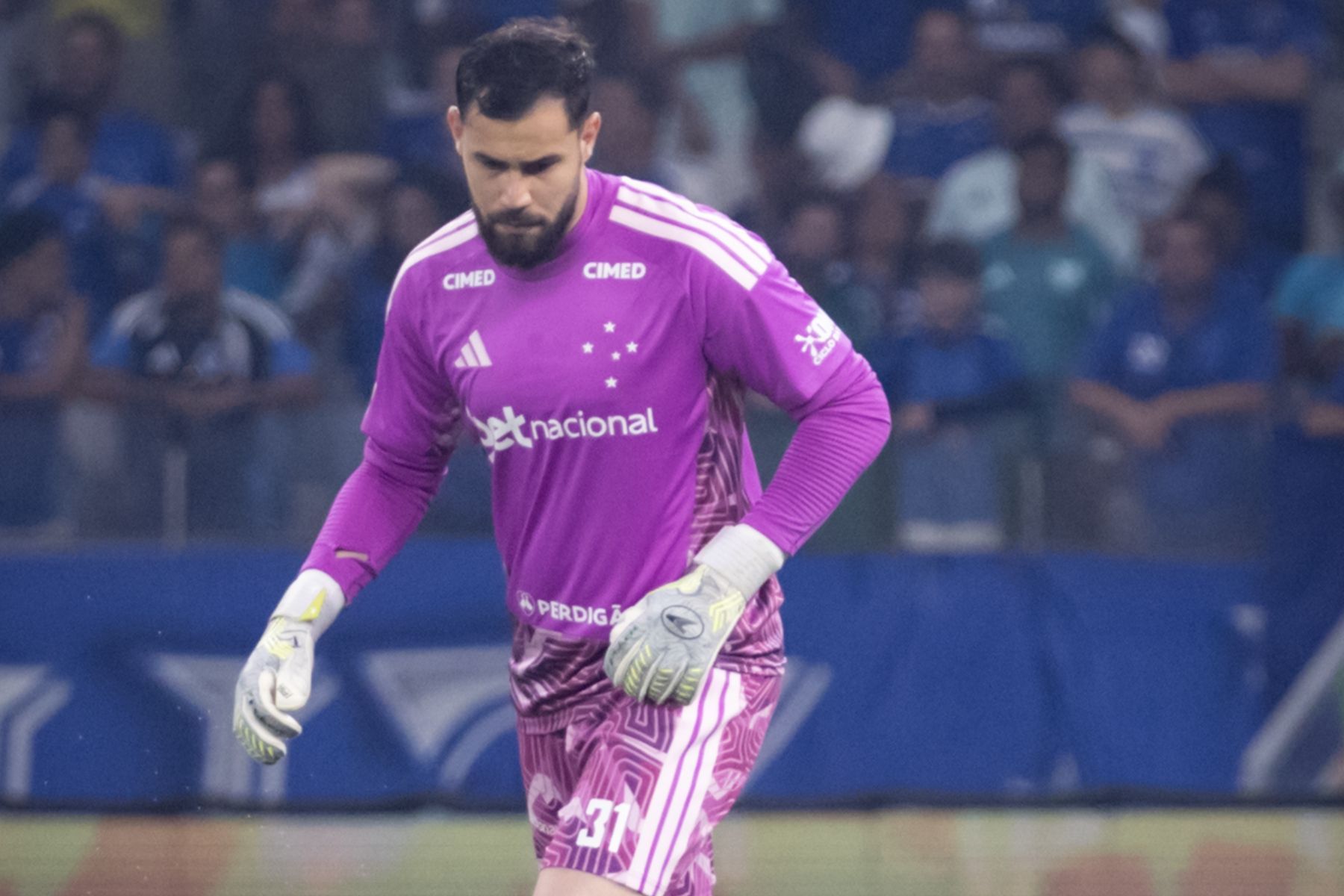 Cruzeiro se acerta com Internacional para saída do goleiro Matheus Cunha