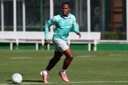 Arias em treino do Palmeiras