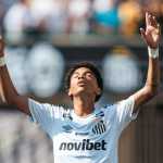 Juninho marca, e Santos goleia União São João em amistoso no Pacaembu