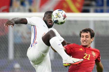 Upamecano e Oyarzabal se enfrentaram na final da Nations League em 2021 e serão rivais mais uma vez