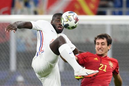 Upamecano e Oyarzabal se enfrentaram na final da Nations League em 2021 e serão rivais mais uma vez