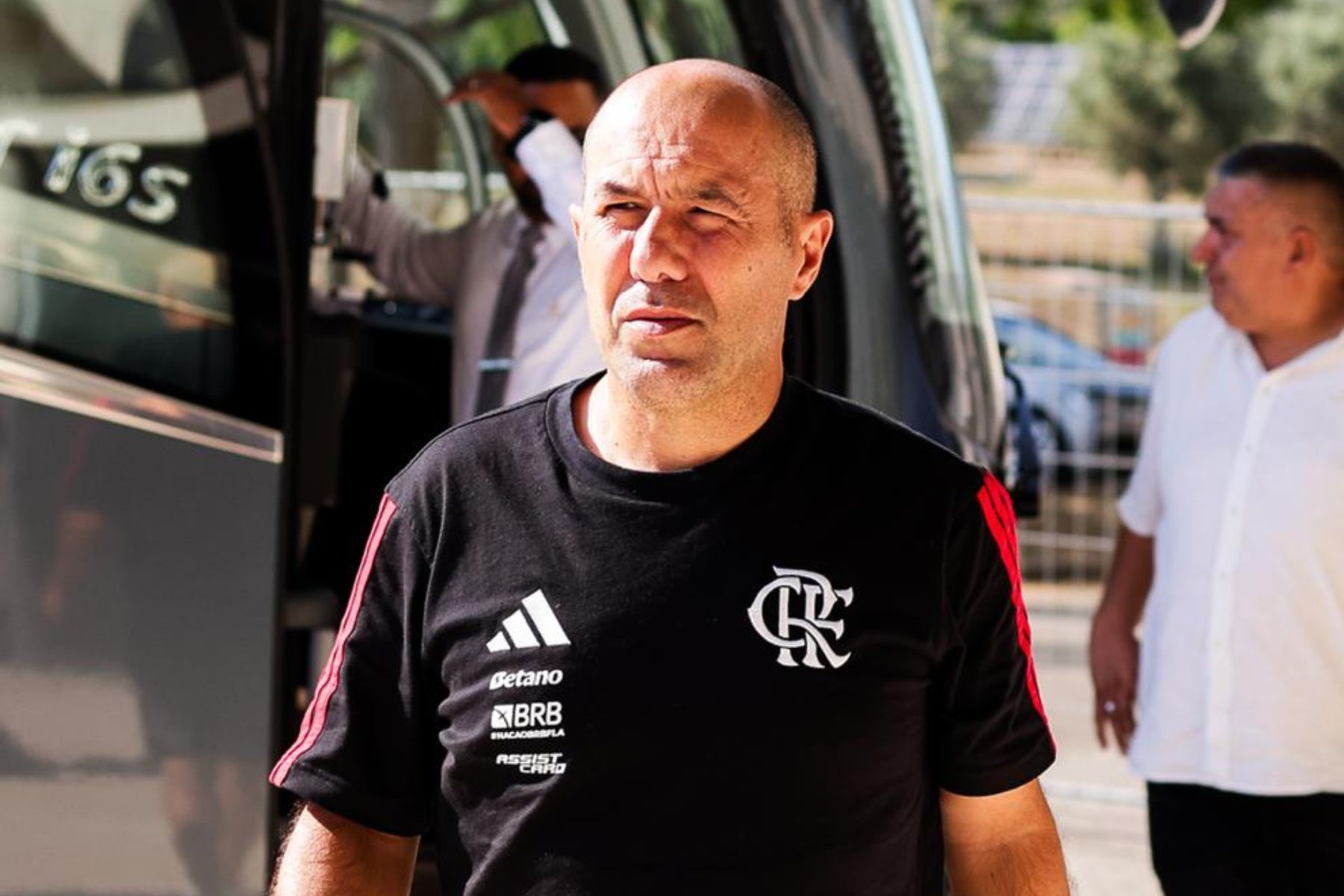 Leonardo Jardim mostra receio para volta de Arrascaeta ao Flamengo: 'Gerido'