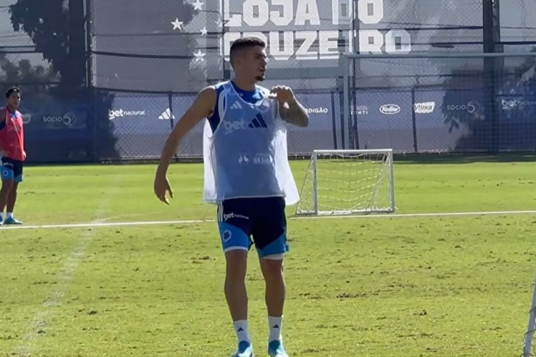 Cruzeiro: Pec participa de treinamento, e expectativa por estreia aumenta