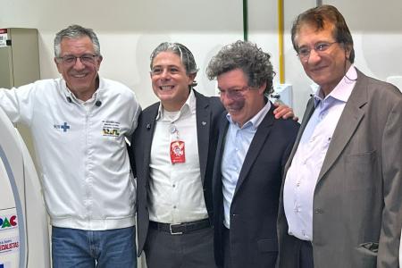 Ministro da Saúde, Alexandre Padilha, durante visita a Santa Casa BH