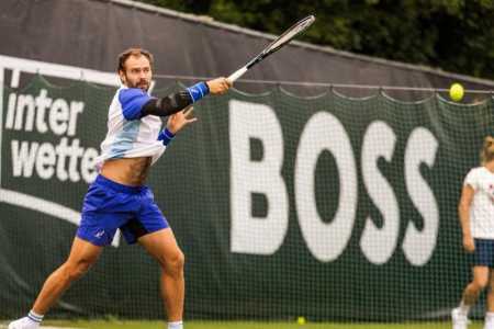 Russo de 28 anos atualmente é o 132º do mundo, mas já foi top 40; nesta edição ele veio do qualifying e eliminou Andrey Rublev e Botic van de Zandschulp no Grand Slam