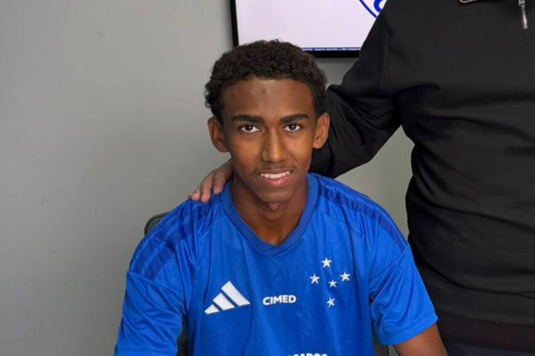 Cruzeiro contrata meia-atacante que estava em clube pernambucano para o Sub-17