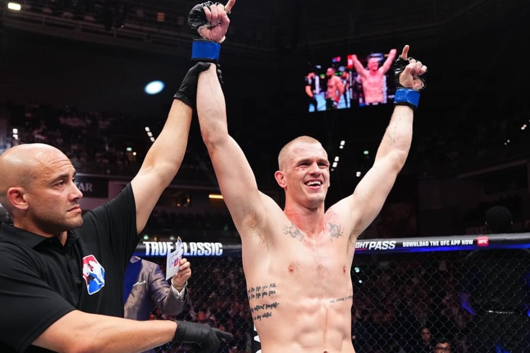Ian Garry vai além, crava round e método de vitória sobre Makhachev no UFC 330