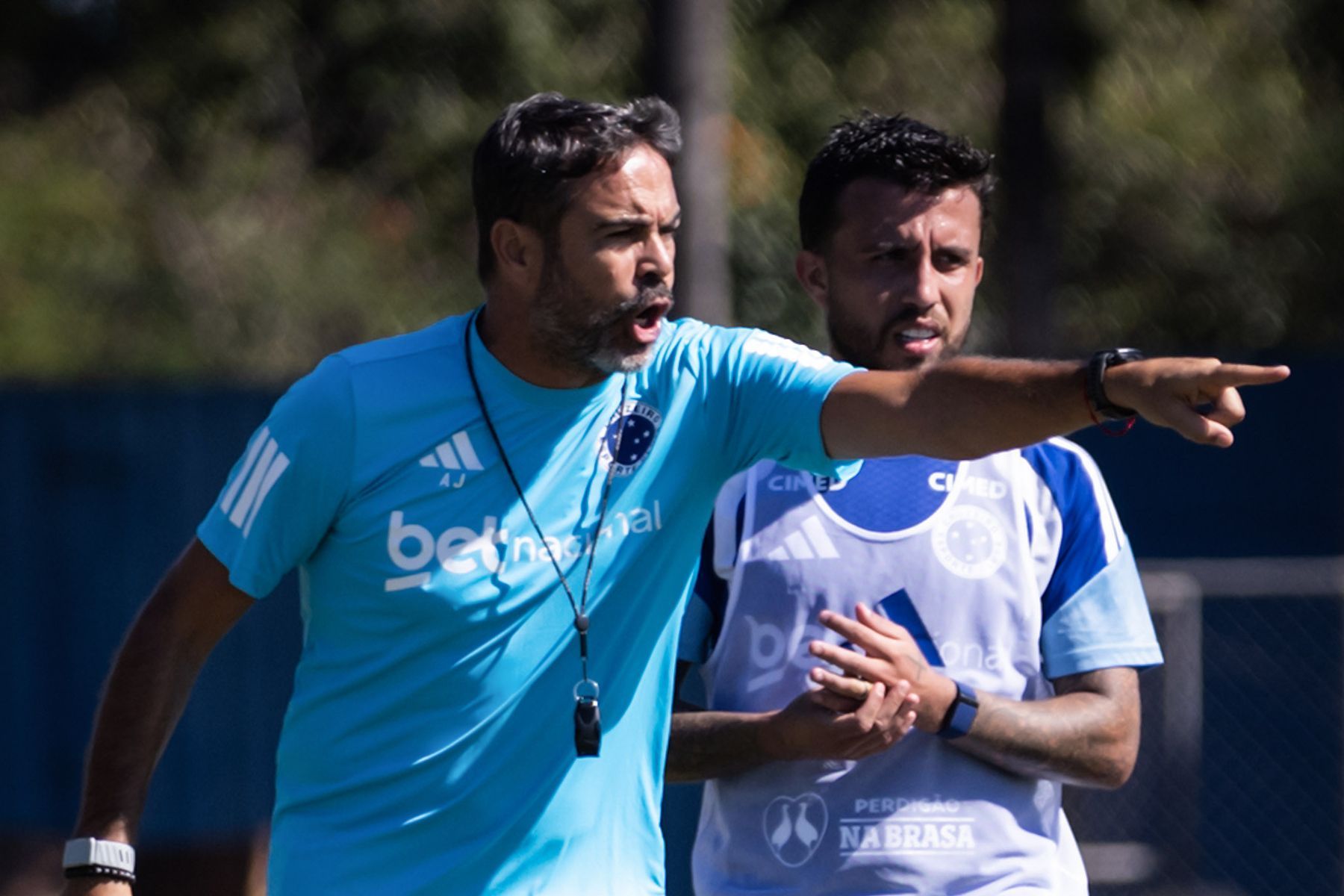 Escalação do Cruzeiro: Artur Jorge tem chance 'rara' contra o Defensor-URU